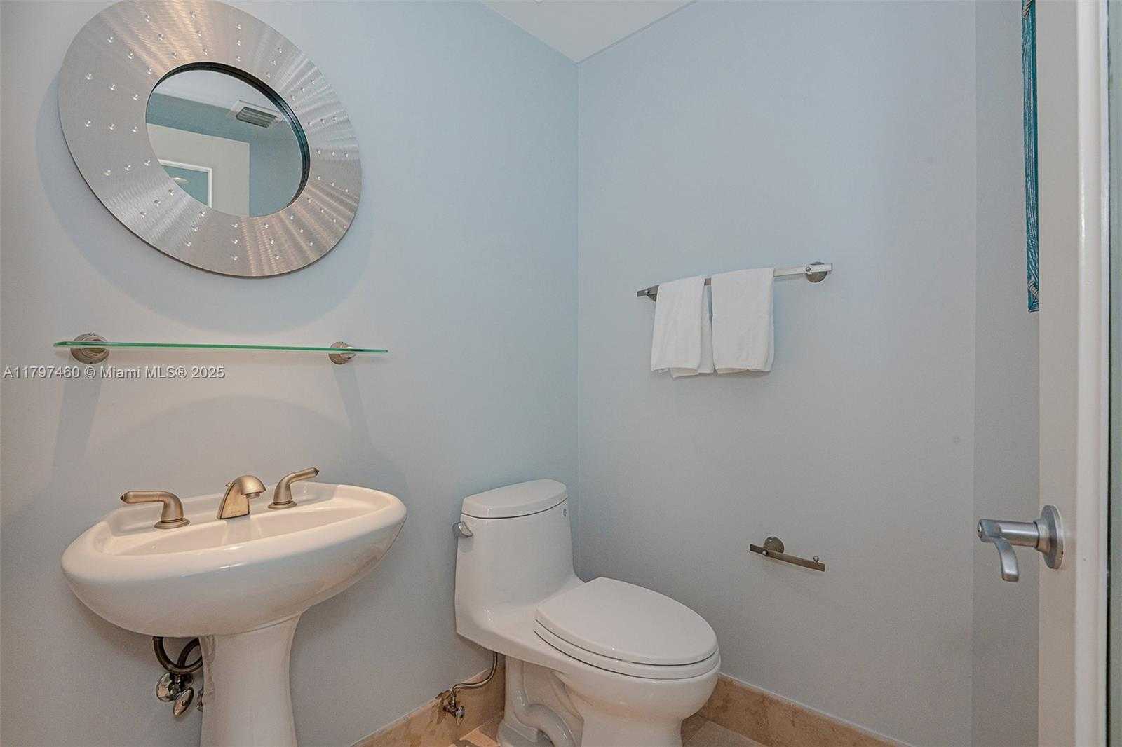 Small Image of 1000 SOUTH POINTE DRIVE #905, Miami Beach Number 26