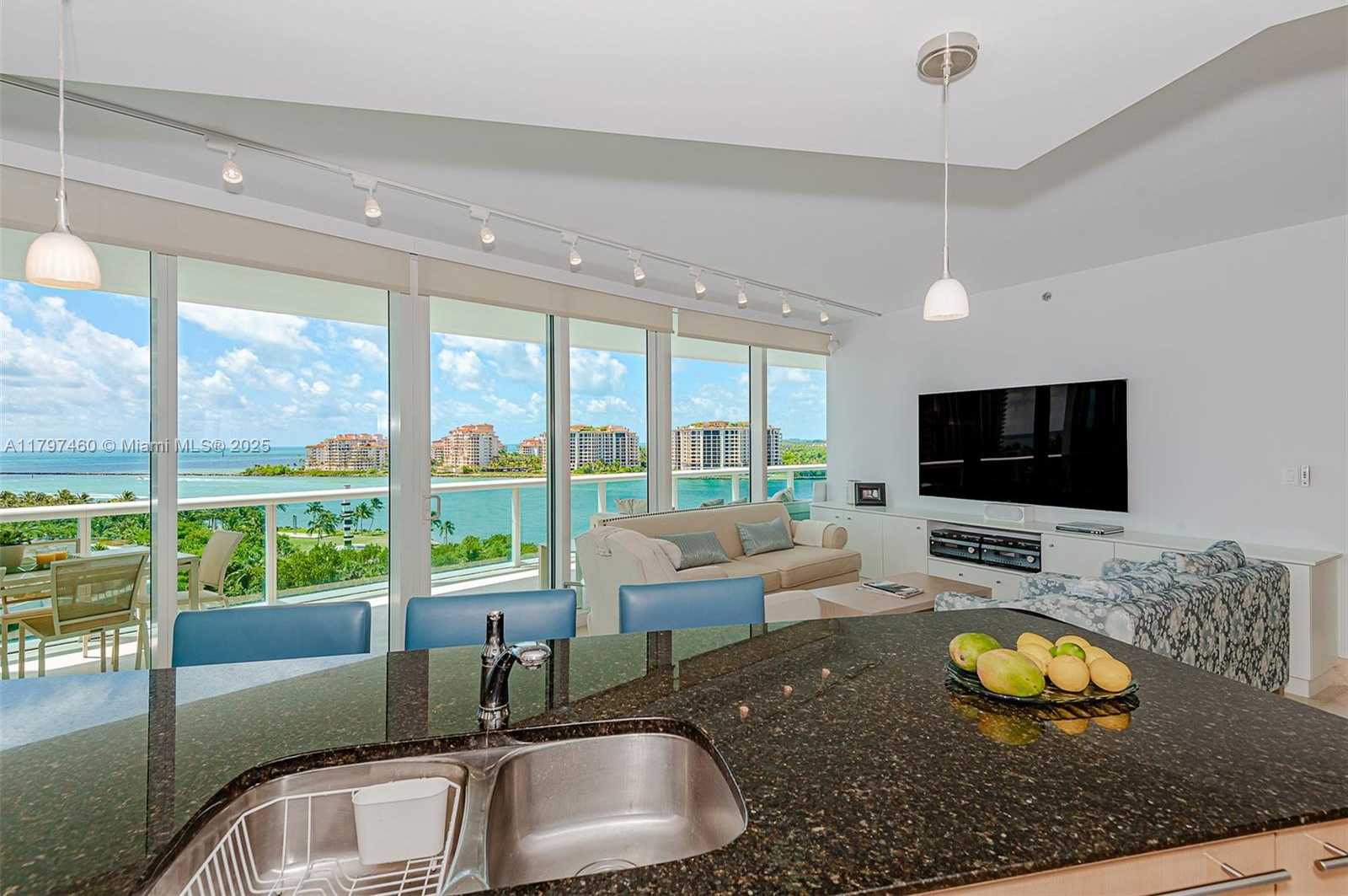 Small Image of 1000 SOUTH POINTE DRIVE #905, Miami Beach Number 8