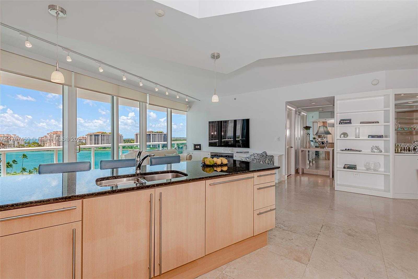 Small Image of 1000 SOUTH POINTE DRIVE #905, Miami Beach Number 9