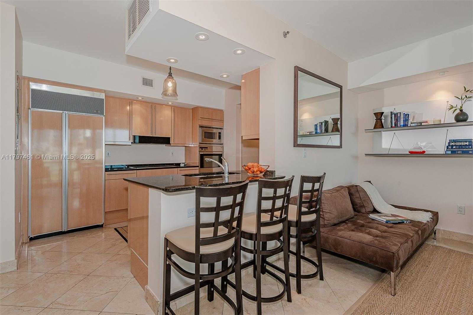 Small Image of 1000 SOUTH POINTE DR #906, Miami Beach Number 13