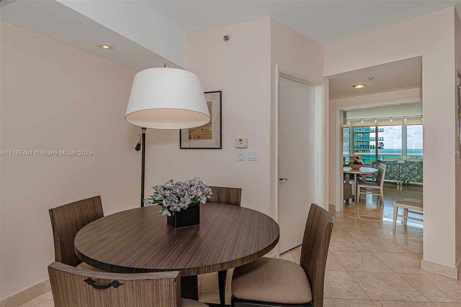 Small Image of 1000 SOUTH POINTE DR #906, Miami Beach Number 15