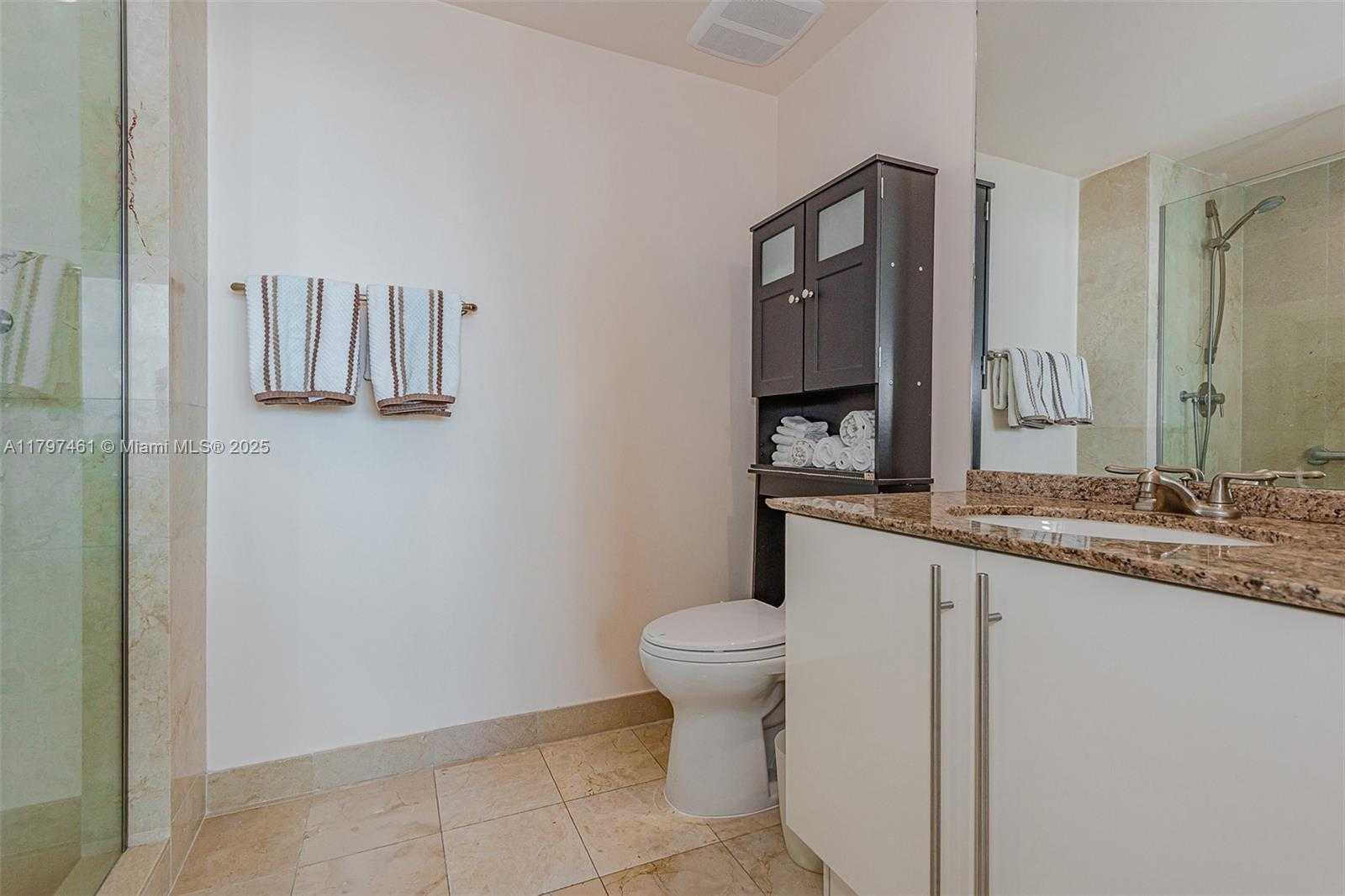 Small Image of 1000 SOUTH POINTE DR #906, Miami Beach Number 21
