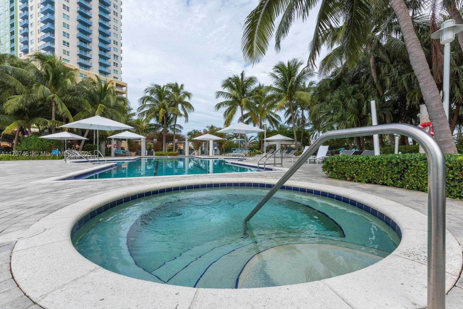 Small Image of 1000 SOUTH POINTE DR #906, Miami Beach Number 31