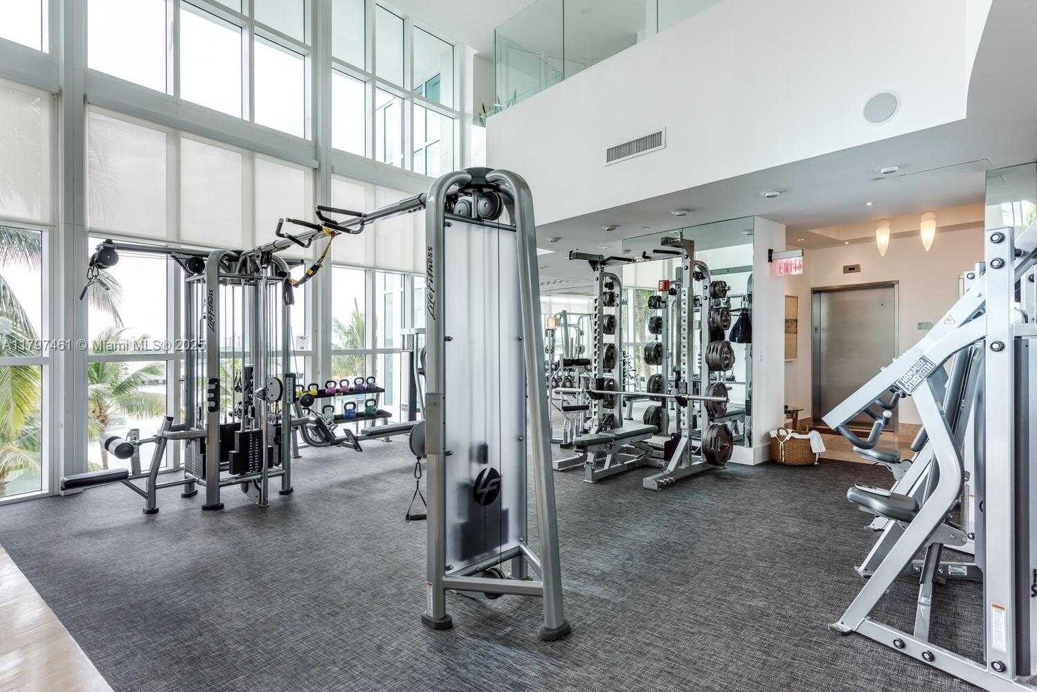 Small Image of 1000 SOUTH POINTE DR #906, Miami Beach Number 33