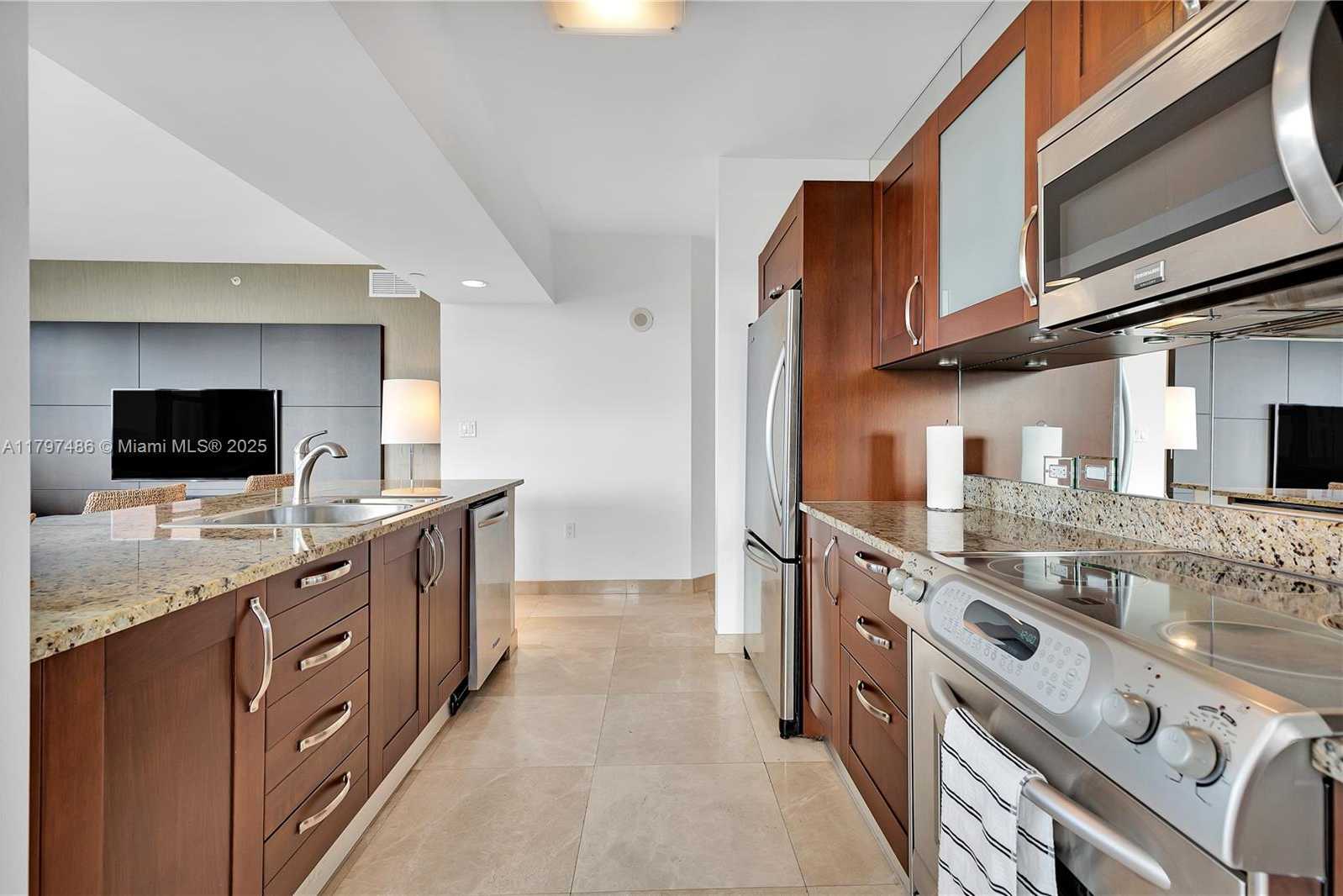 Small Image of 20000 EAST COUNTRY CLUB DR #708, Aventura Number 14