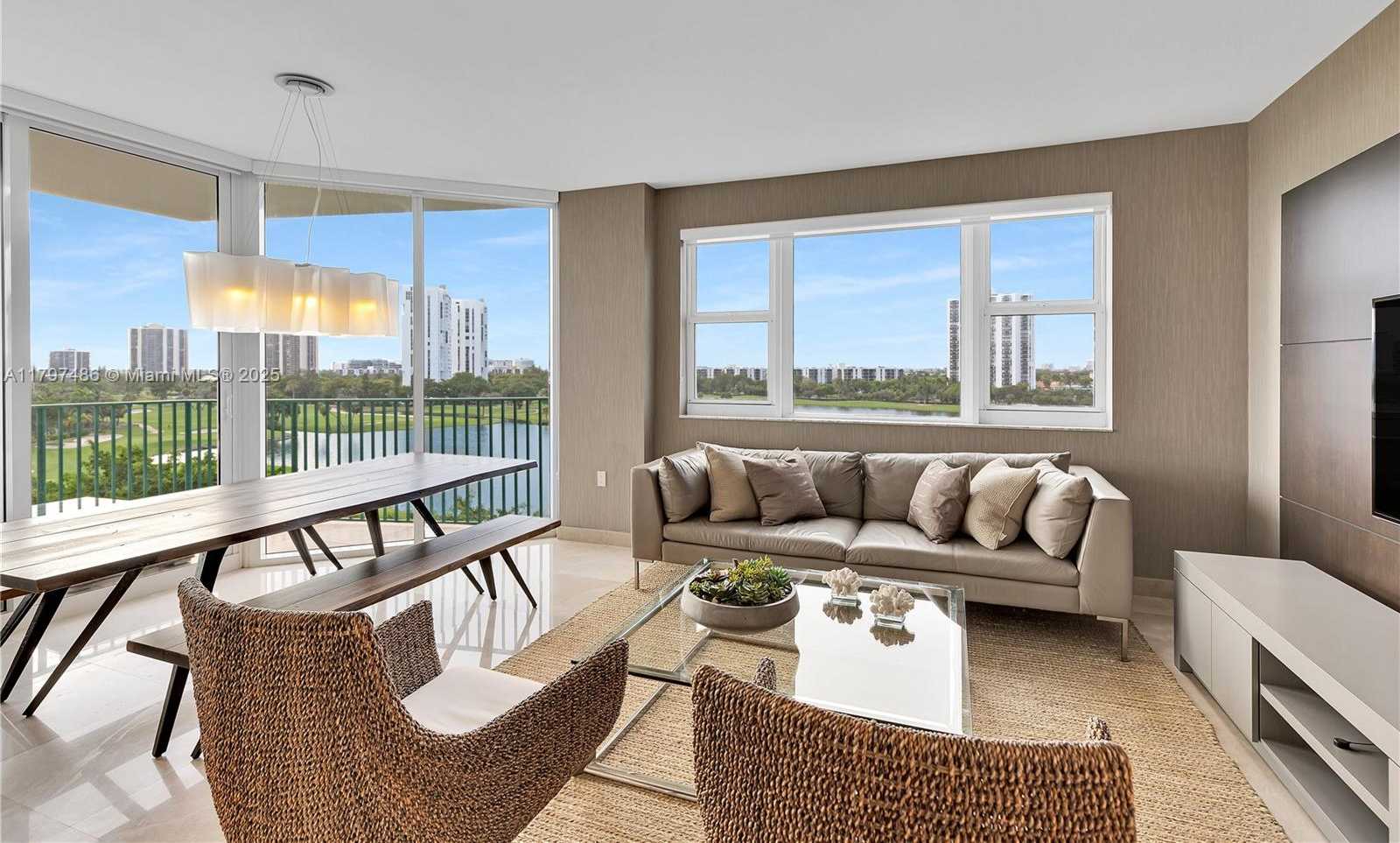 Small Image of 20000 EAST COUNTRY CLUB DR #708, Aventura Number 2
