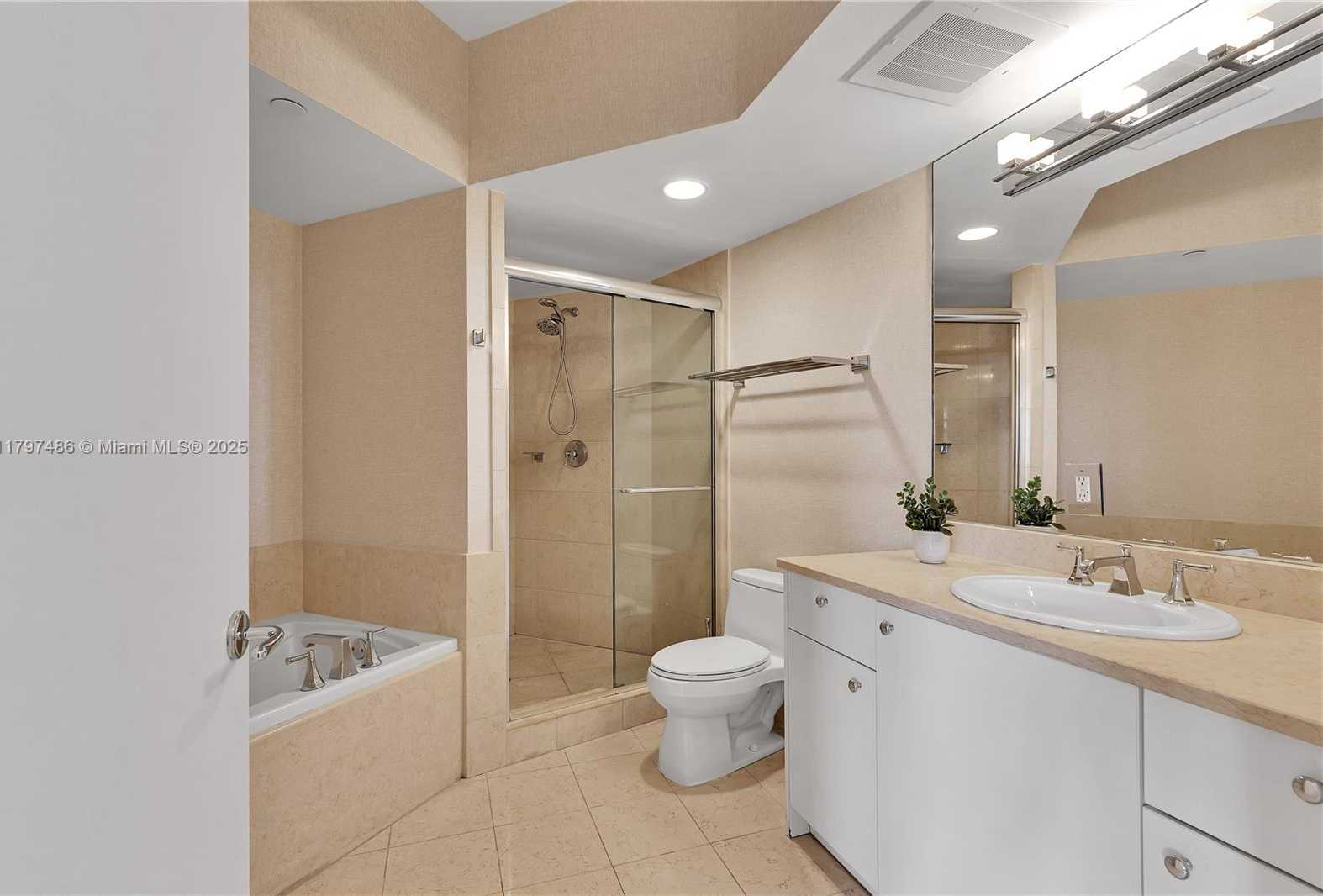 Small Image of 20000 EAST COUNTRY CLUB DR #708, Aventura Number 27