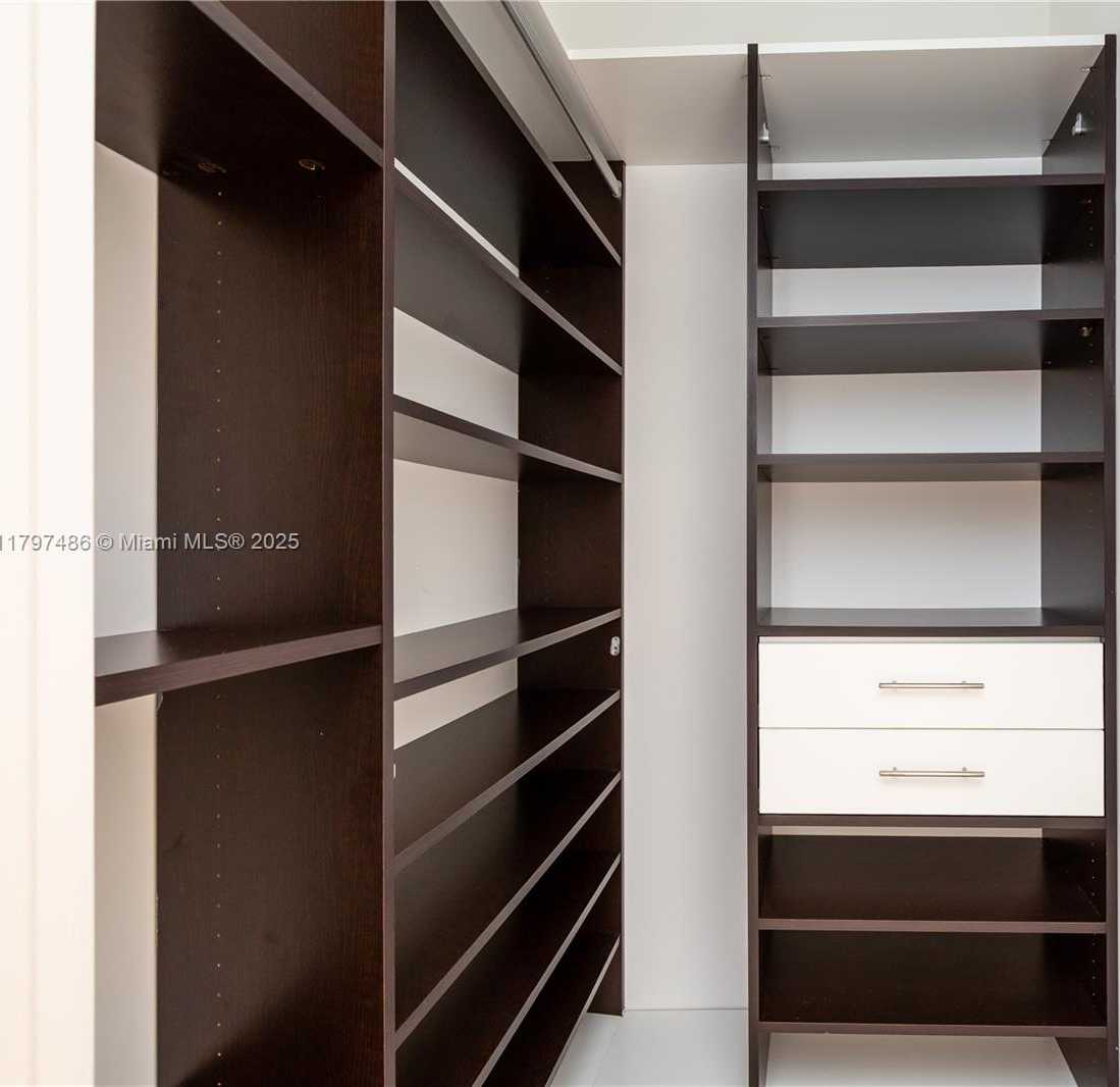 Small Image of 20000 EAST COUNTRY CLUB DR #708, Aventura Number 32