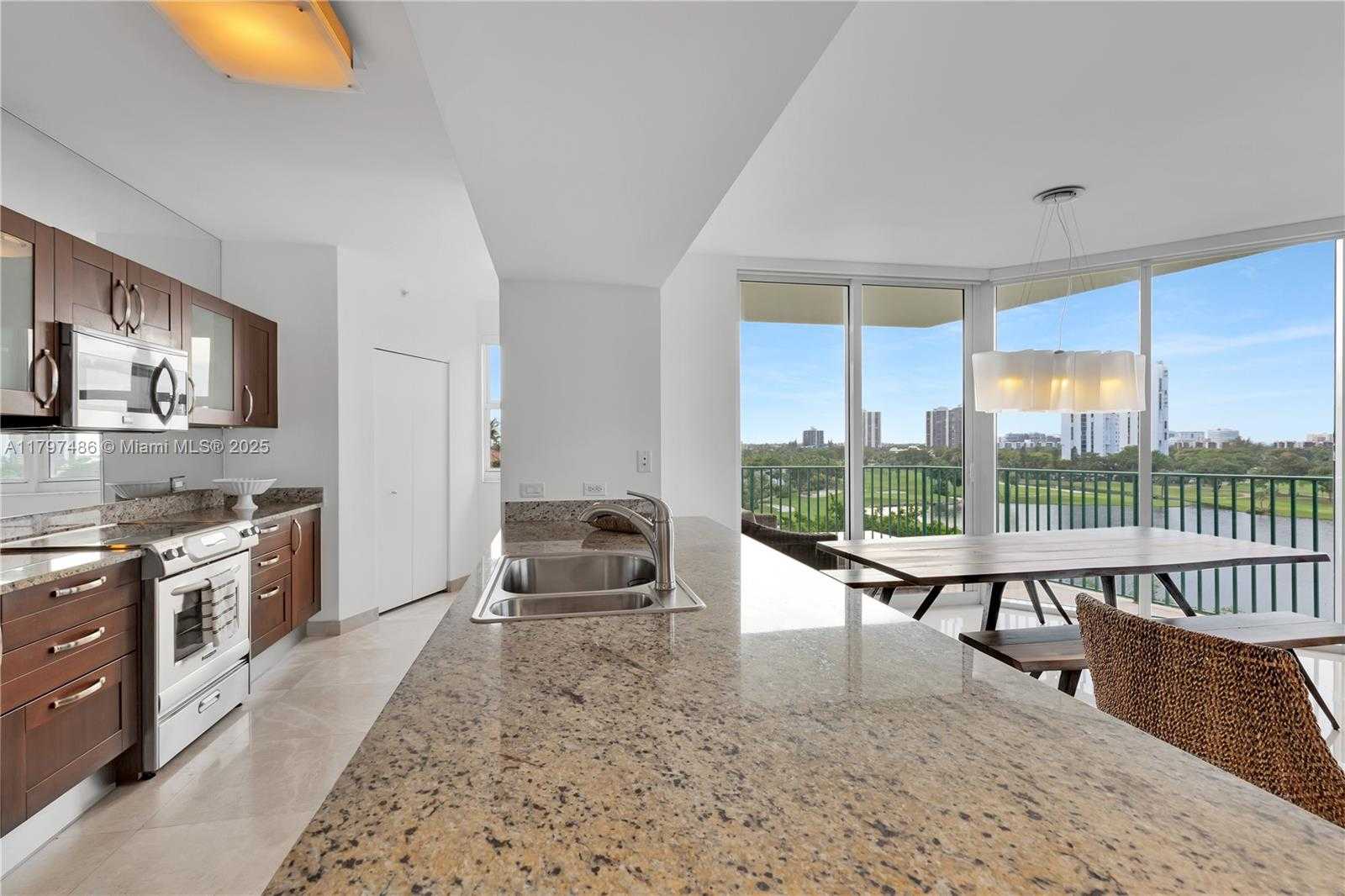 Small Image of 20000 EAST COUNTRY CLUB DR #708, Aventura Number 7