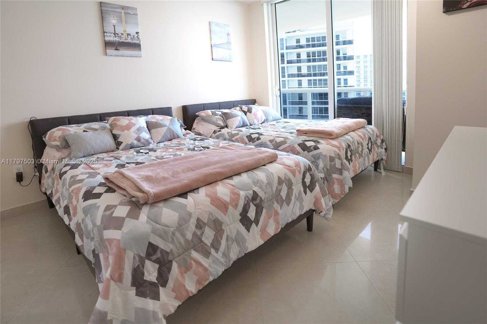 Small Image of 1830 SOUTH OCEAN DR #4111, Hallandale Beach Number 13