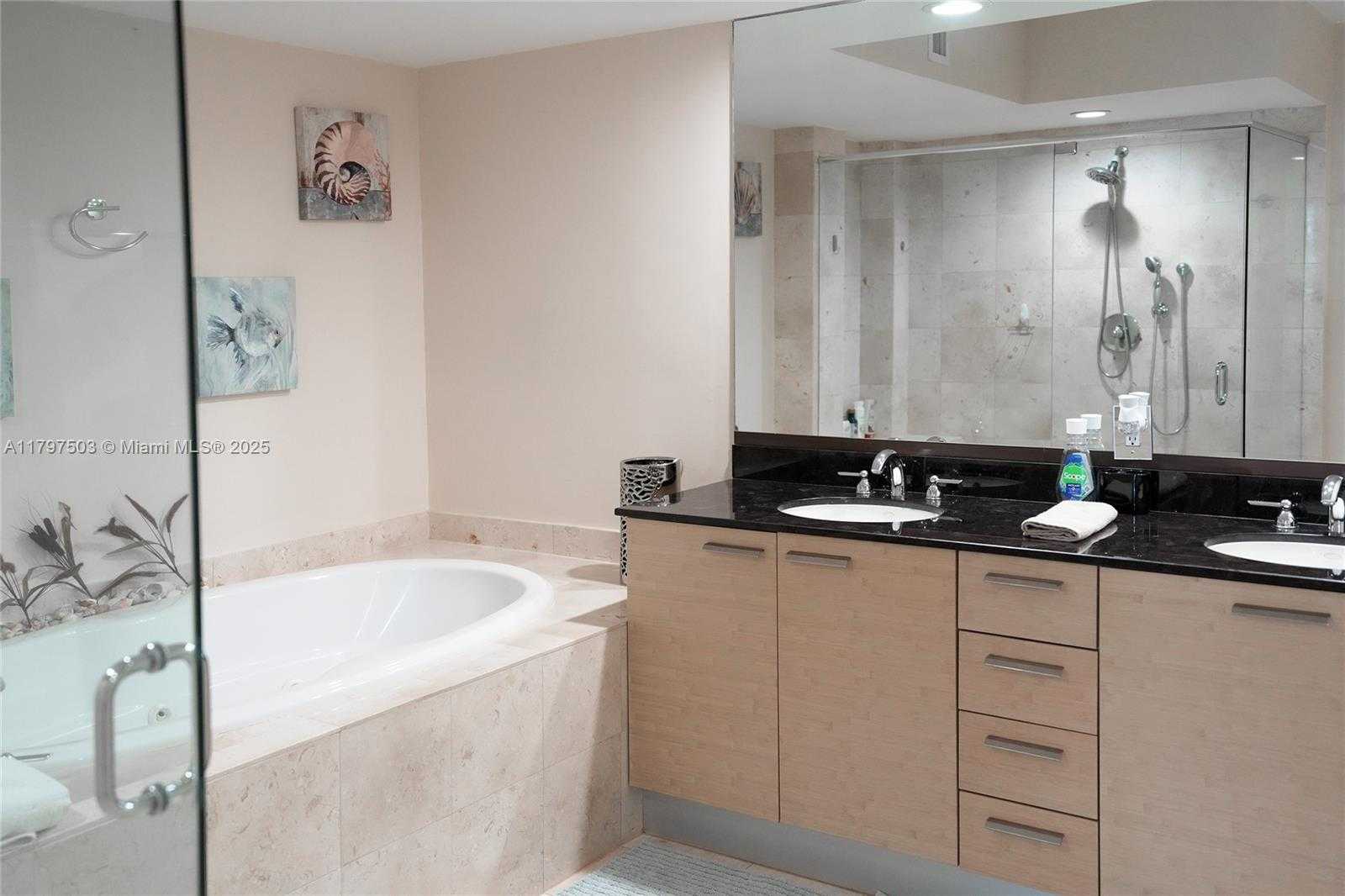 Small Image of 1830 SOUTH OCEAN DR #4111, Hallandale Beach Number 18