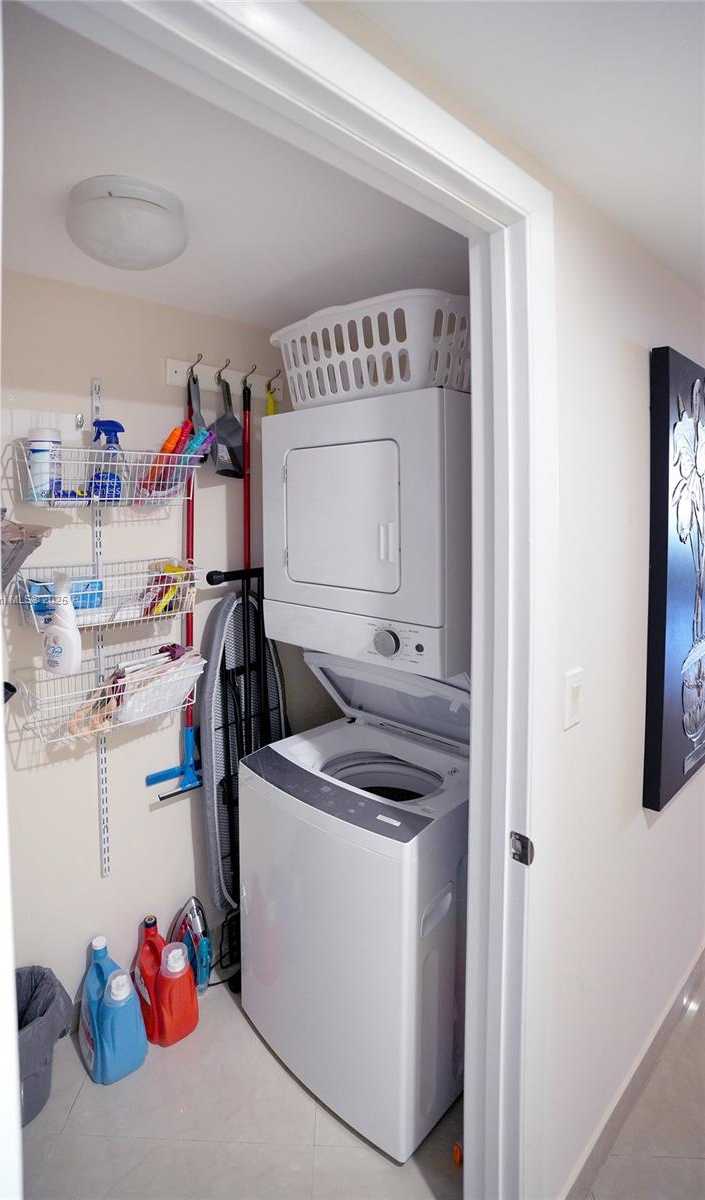 Small Image of 1830 SOUTH OCEAN DR #4111, Hallandale Beach Number 23