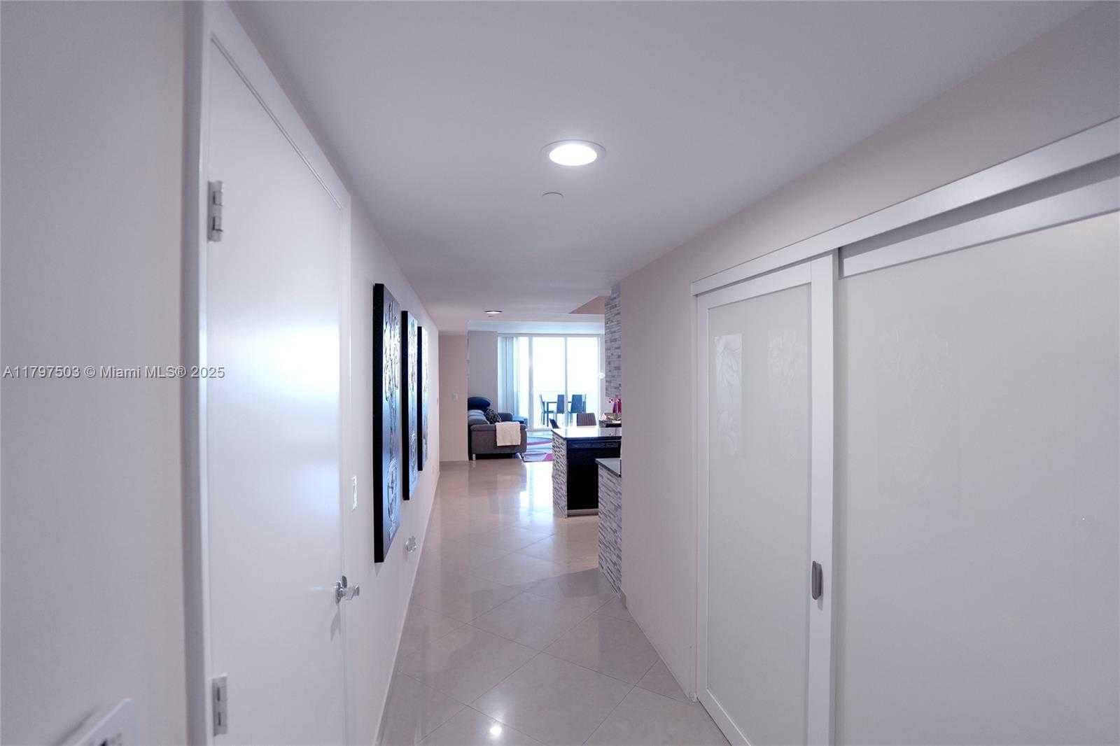 Small Image of 1830 SOUTH OCEAN DR #4111, Hallandale Beach Number 24