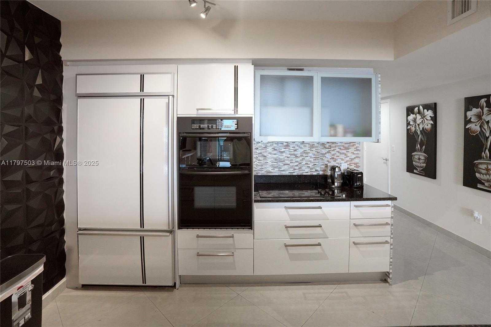 Small Image of 1830 SOUTH OCEAN DR #4111, Hallandale Beach Number 9
