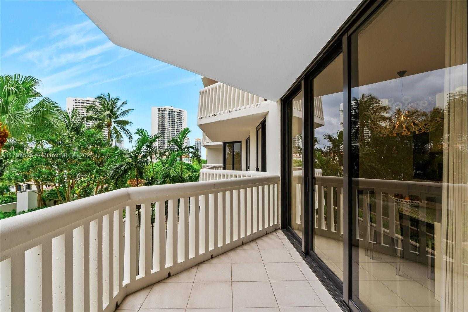 Small Image of 2000 ISLAND BLVD #504, Aventura Number 10