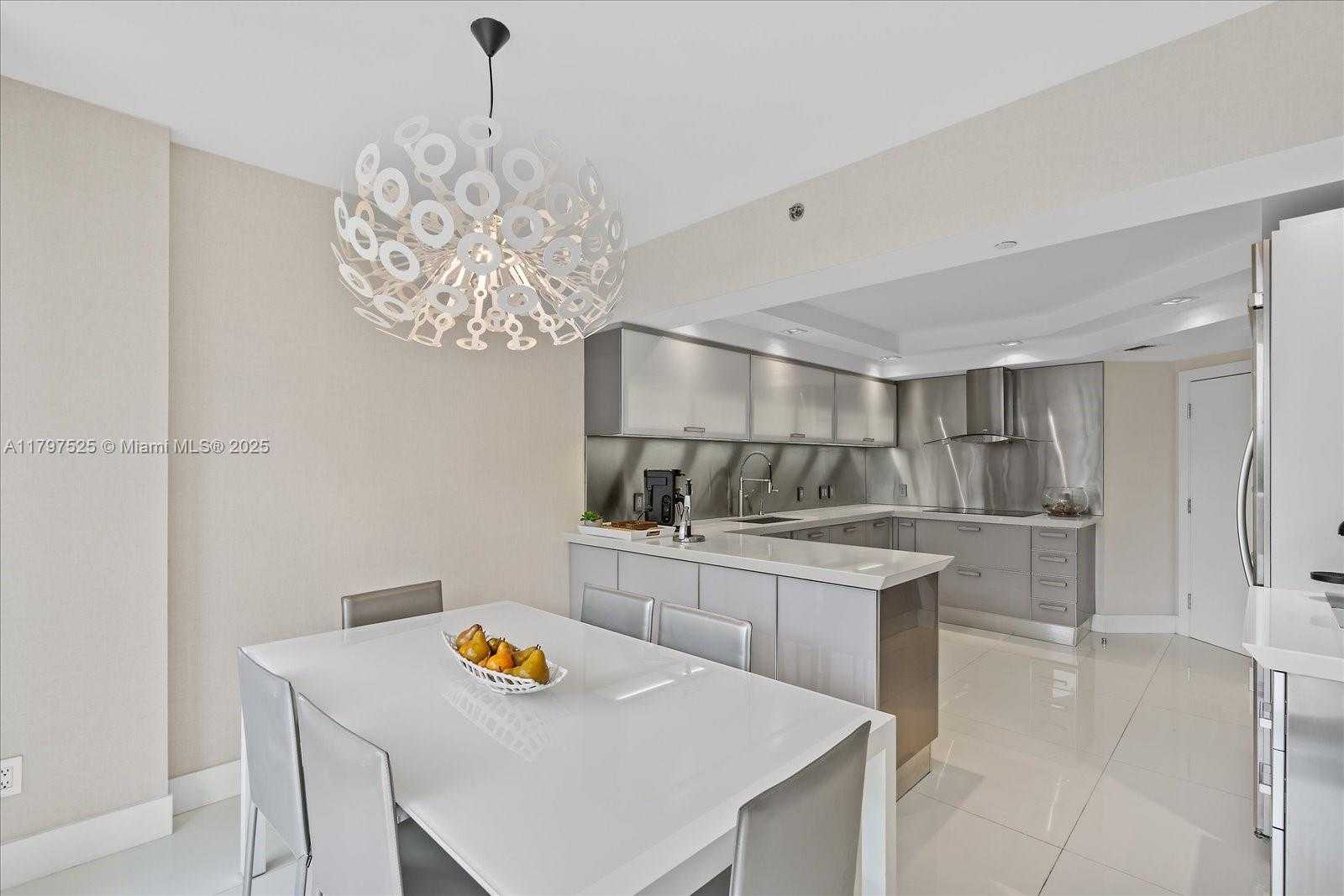 Small Image of 2000 ISLAND BLVD #504, Aventura Number 11