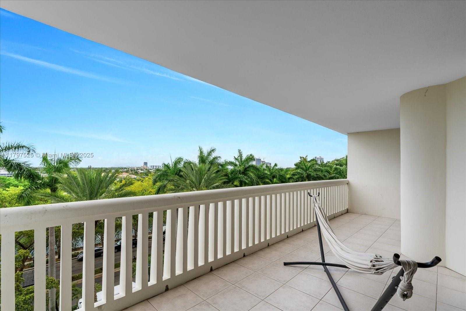 Small Image of 2000 ISLAND BLVD #504, Aventura Number 19