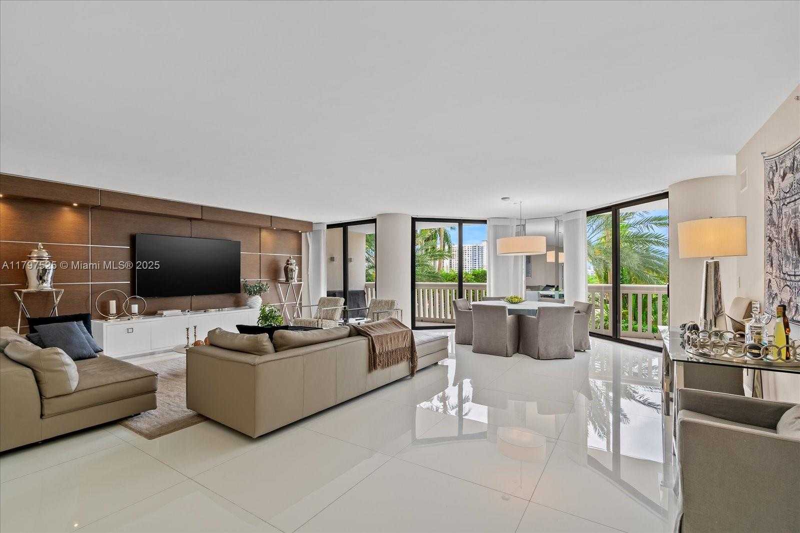 Small Image of 2000 ISLAND BLVD #504, Aventura Number 2