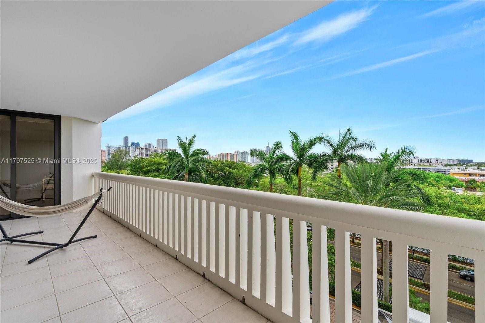 Small Image of 2000 ISLAND BLVD #504, Aventura Number 20