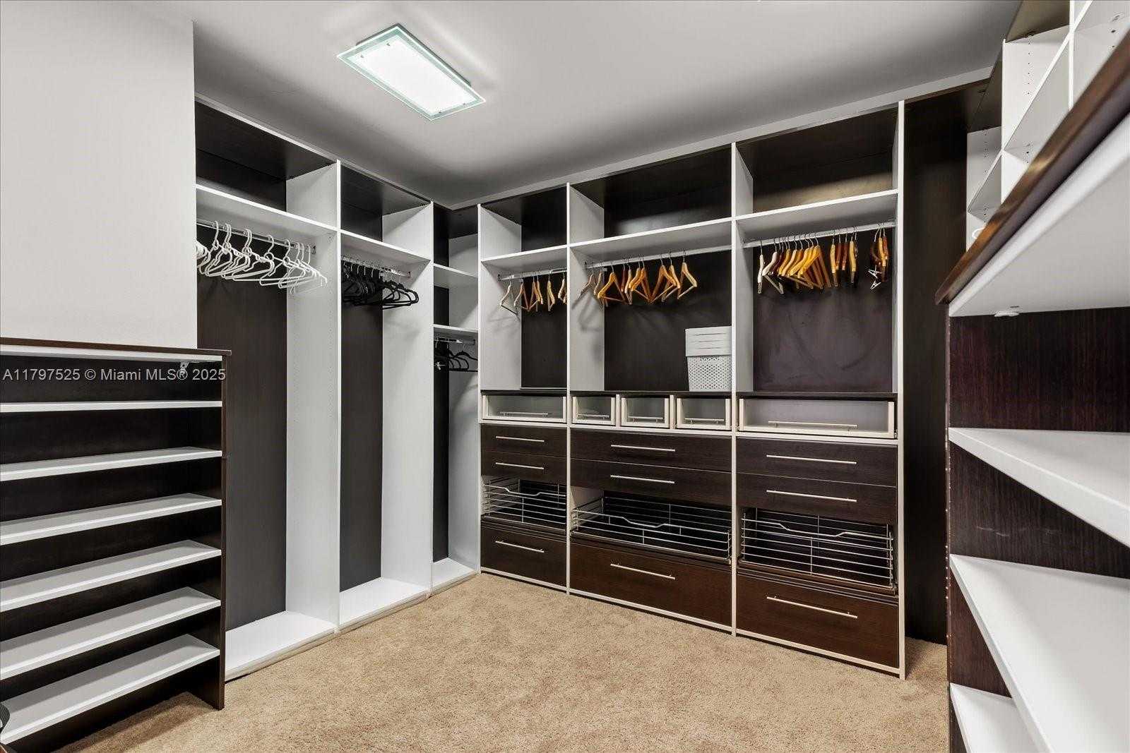 Small Image of 2000 ISLAND BLVD #504, Aventura Number 26