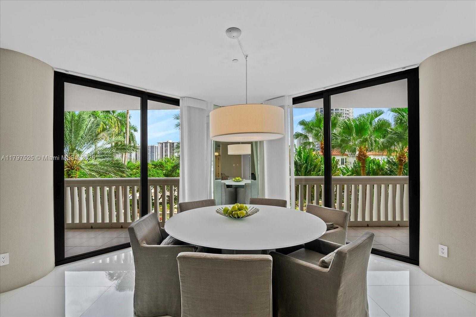 Small Image of 2000 ISLAND BLVD #504, Aventura Number 7