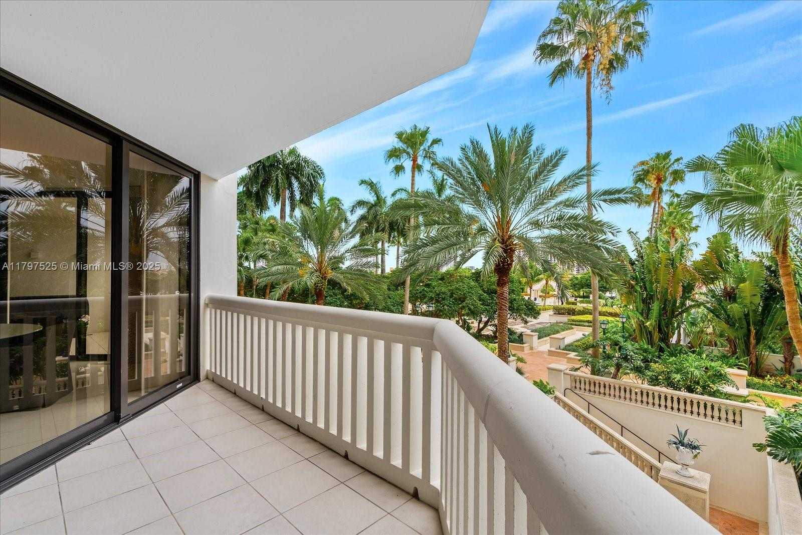 Small Image of 2000 ISLAND BLVD #504, Aventura Number 8