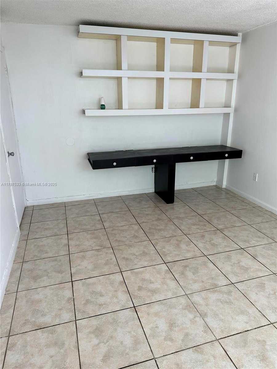 Small Image of 1801 SOUTH TREASURE DR #102, North Bay Village Number 12