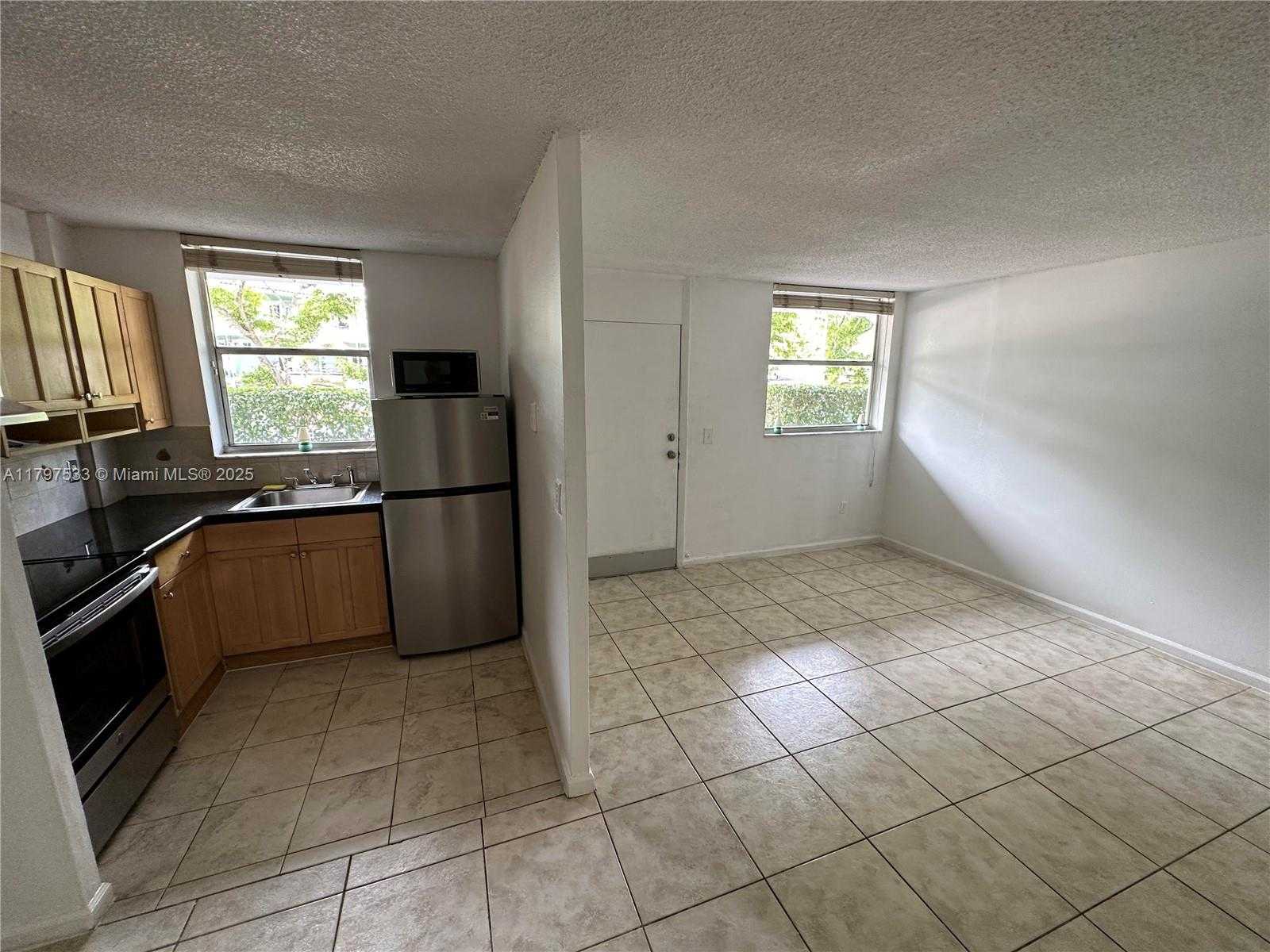 Small Image of 1801 SOUTH TREASURE DR #102, North Bay Village Number 2