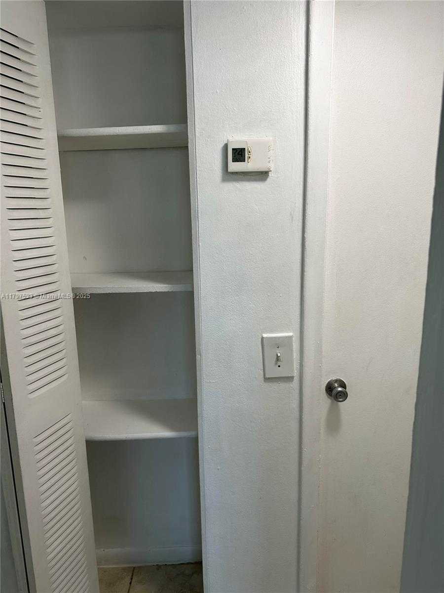 Small Image of 1801 SOUTH TREASURE DR #102, North Bay Village Number 21