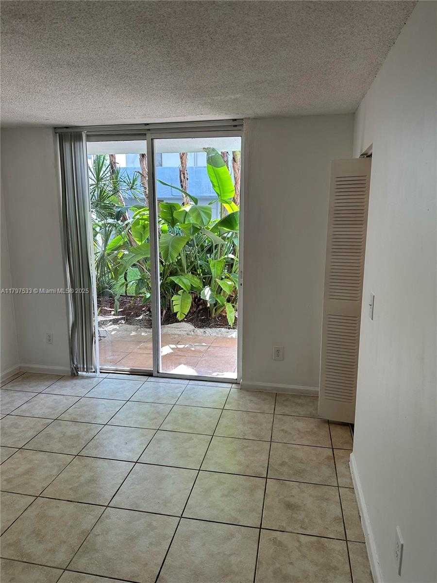 Small Image of 1801 SOUTH TREASURE DR #102, North Bay Village Number 39