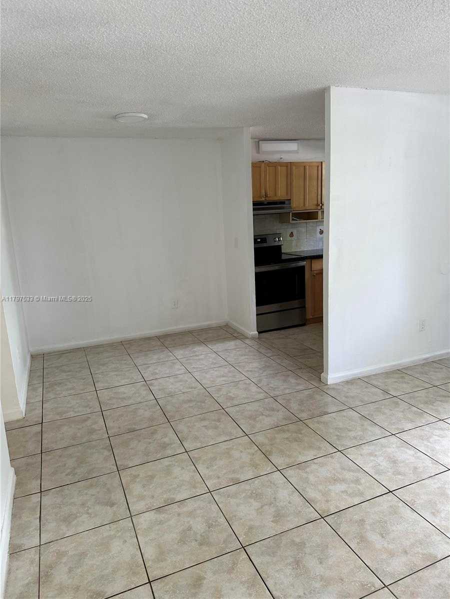Small Image of 1801 SOUTH TREASURE DR #102, North Bay Village Number 4