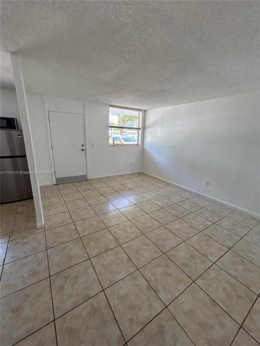 Small Image of 1801 SOUTH TREASURE DR #102, North Bay Village Number 43