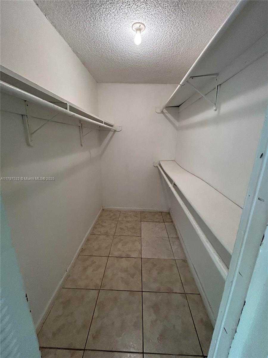 Small Image of 1801 SOUTH TREASURE DR #102, North Bay Village Number 46