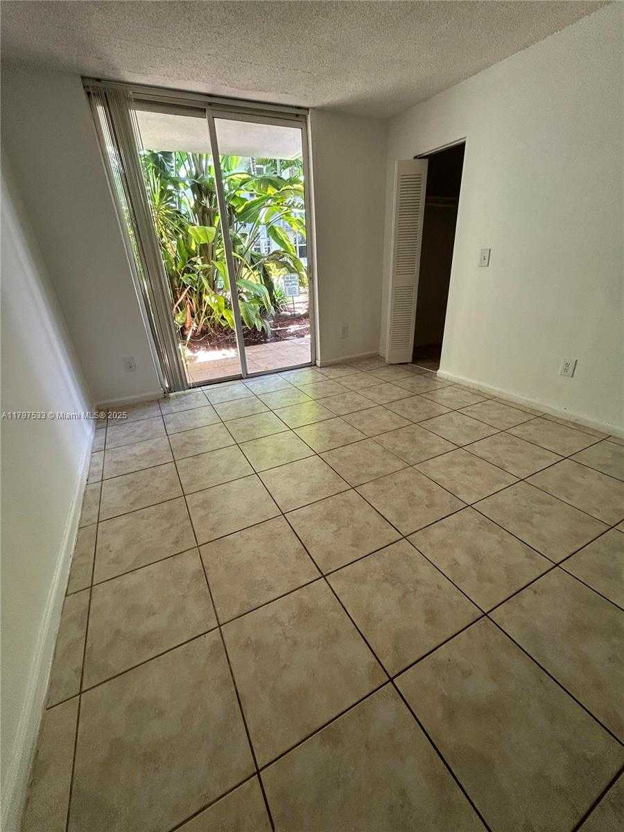Small Image of 1801 SOUTH TREASURE DR #102, North Bay Village Number 47