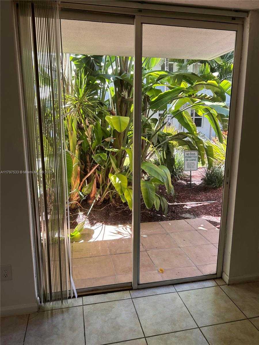 Small Image of 1801 SOUTH TREASURE DR #102, North Bay Village Number 48