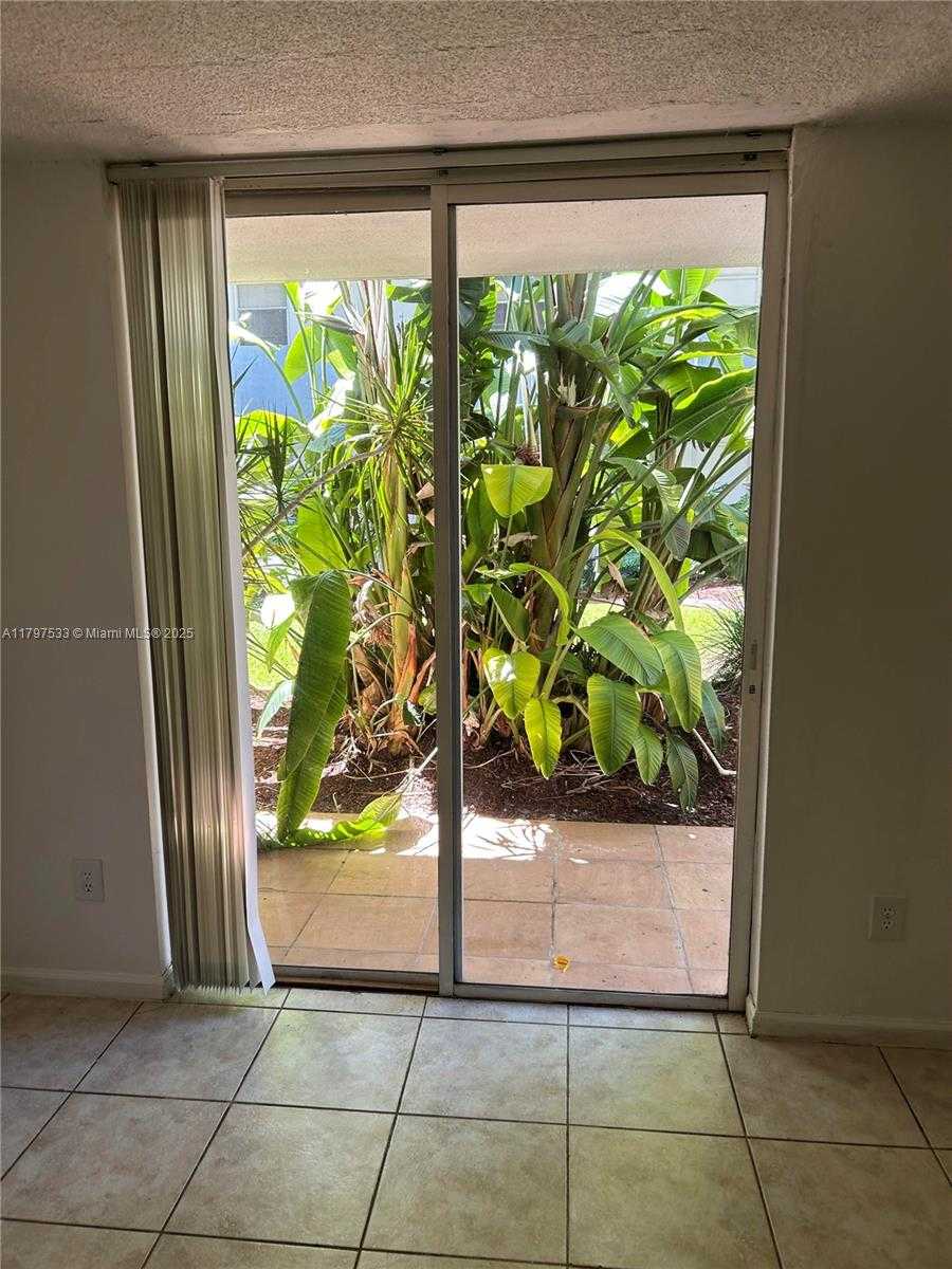 Small Image of 1801 SOUTH TREASURE DR #102, North Bay Village Number 49