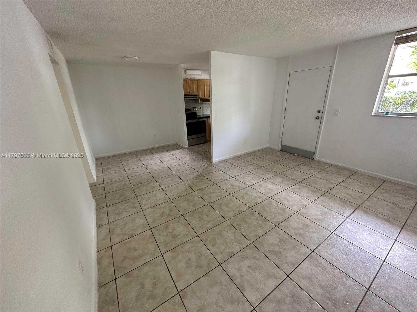 Small Image of 1801 SOUTH TREASURE DR #102, North Bay Village Number 5