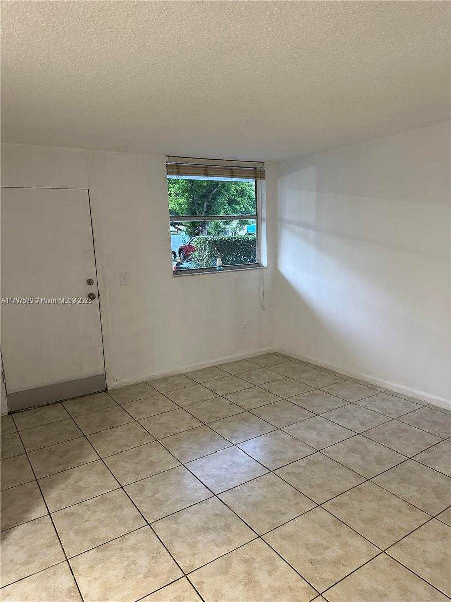 Small Image of 1801 SOUTH TREASURE DR #102, North Bay Village Number 8