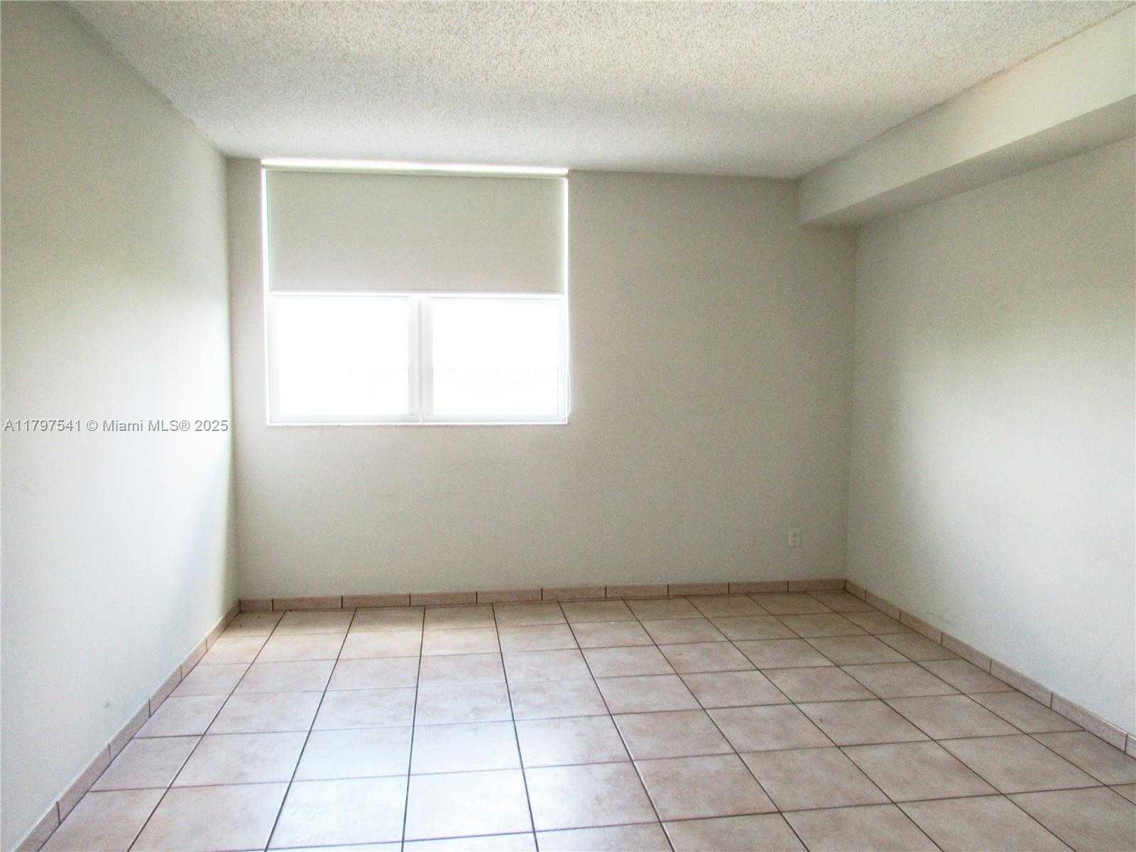 Small Image of 2475 BRICKELL AVE #703, Miami Number 9