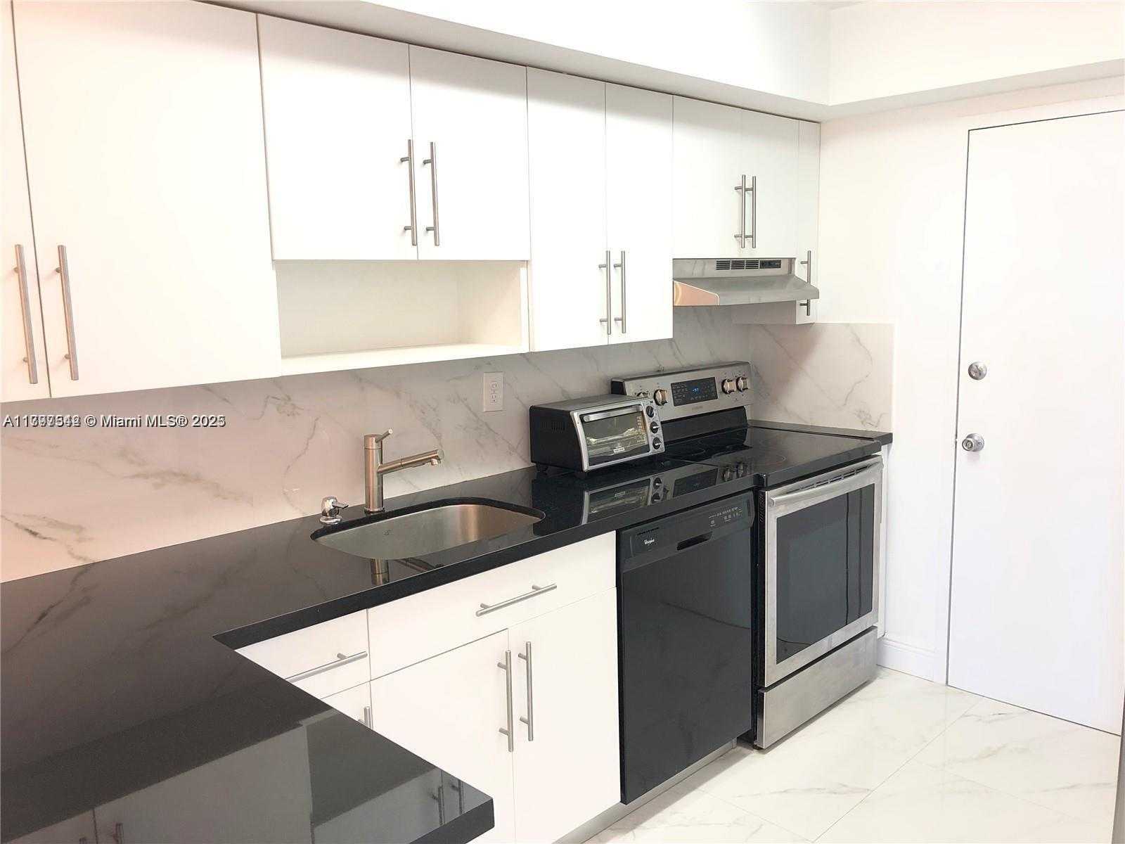 Small Image of 18021 BISCAYNE BLVD #902, Aventura Number 11