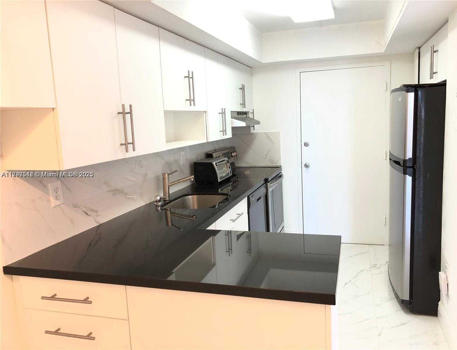 Small Image of 18021 BISCAYNE BLVD #902, Aventura Number 12
