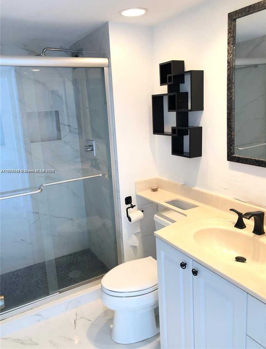 Small Image of 18021 BISCAYNE BLVD #902, Aventura Number 16