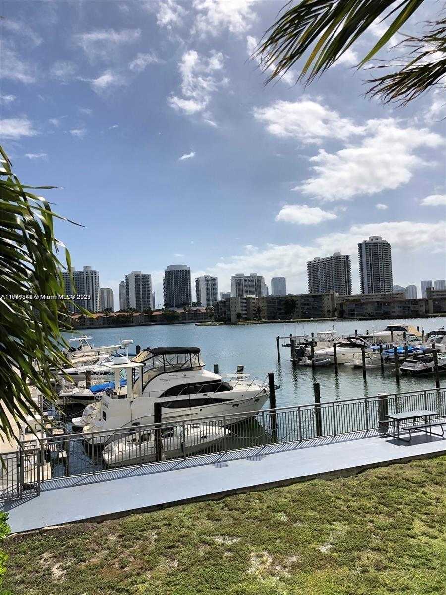 Small Image of 18021 BISCAYNE BLVD #902, Aventura Number 3