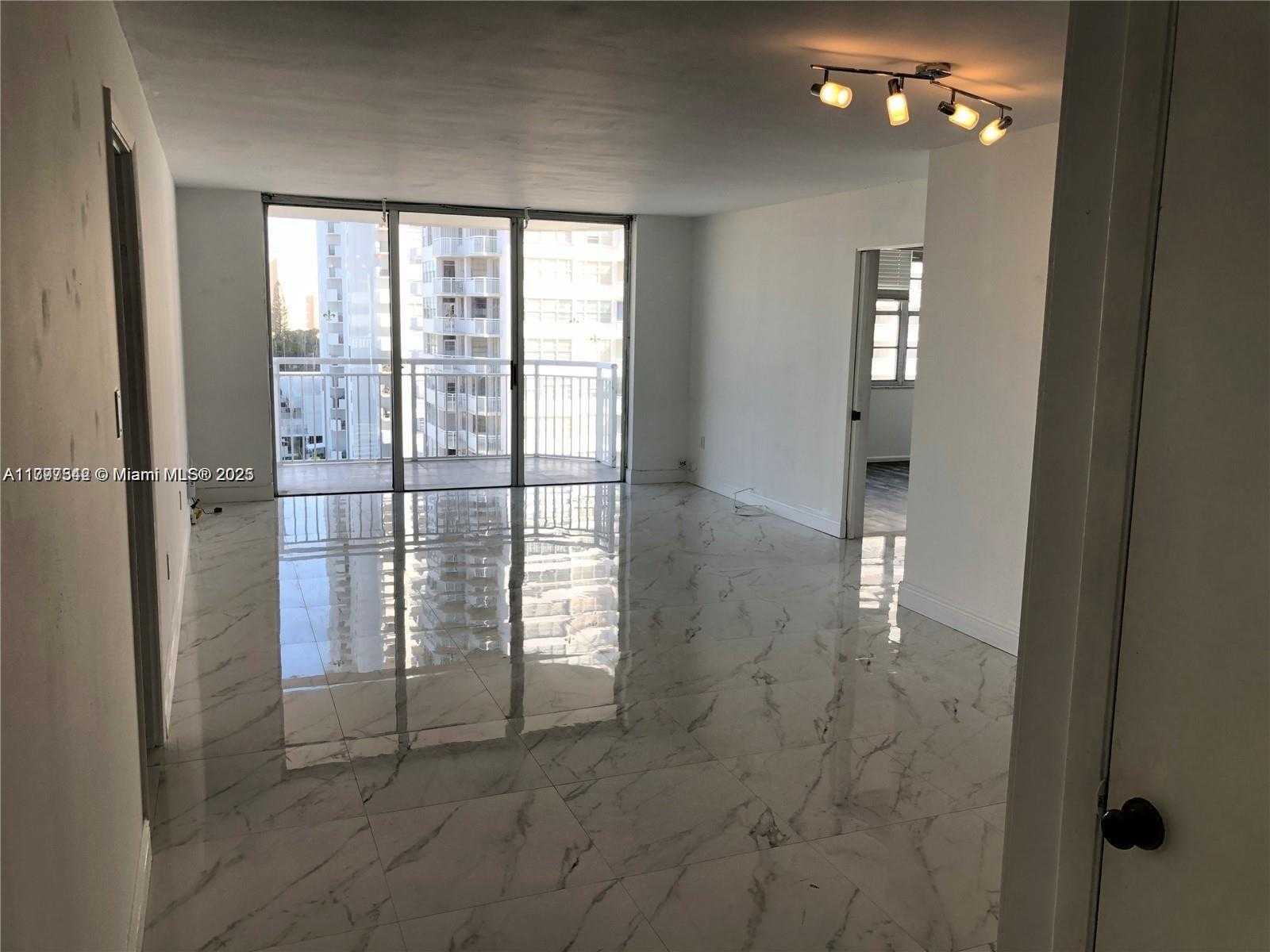 Small Image of 18021 BISCAYNE BLVD #902, Aventura Number 4