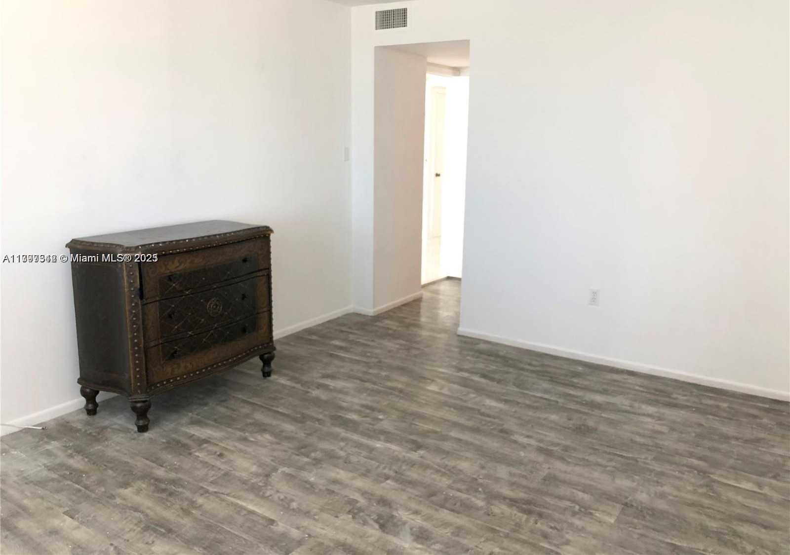 Small Image of 18021 BISCAYNE BLVD #902, Aventura Number 6