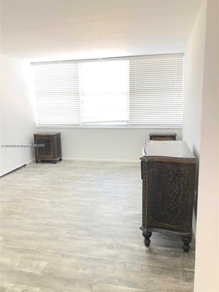 Small Image of 18021 BISCAYNE BLVD #902, Aventura Number 9