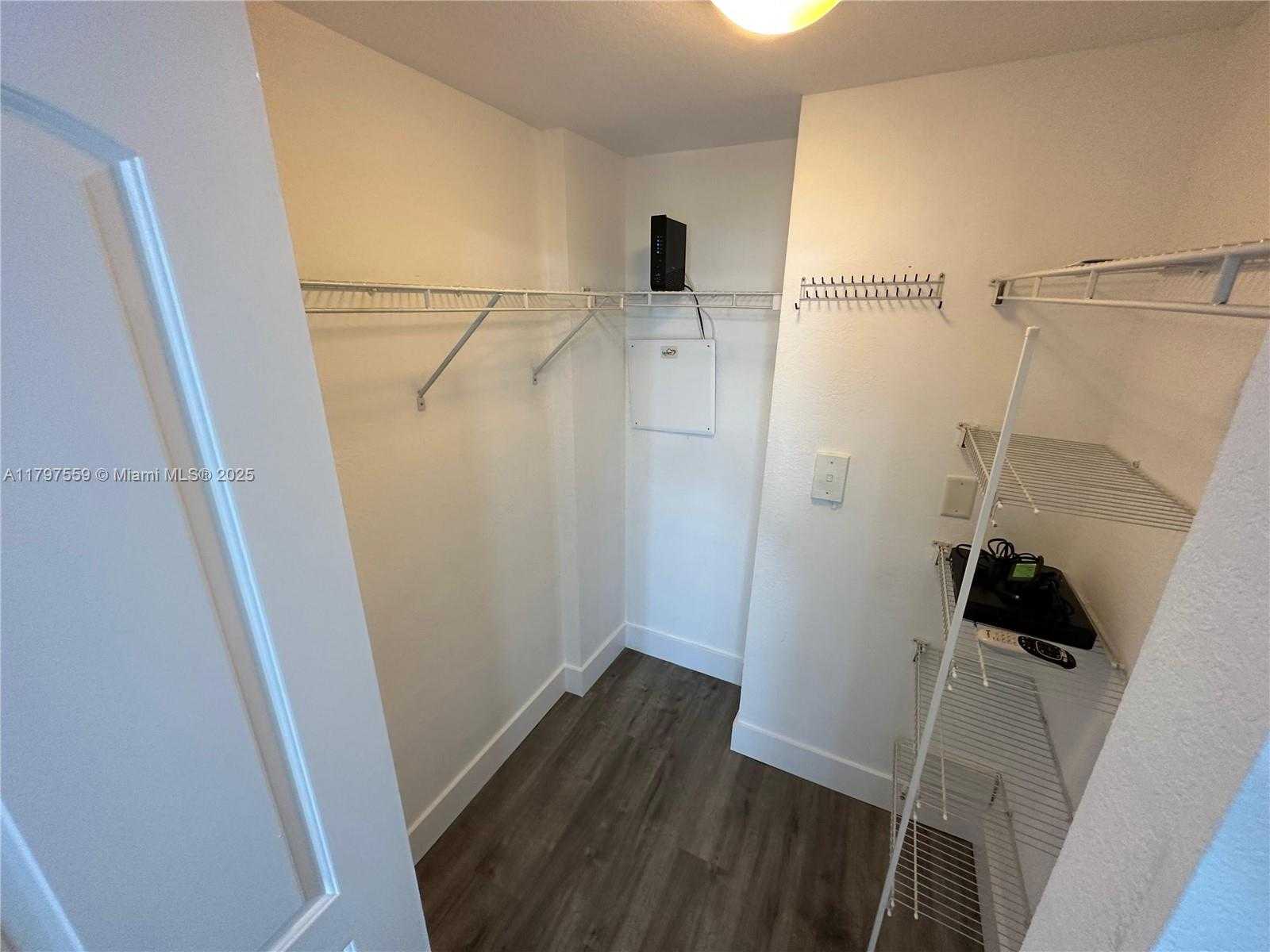 Small Image of 1830 RADIUS DR #801, Hollywood Number 10