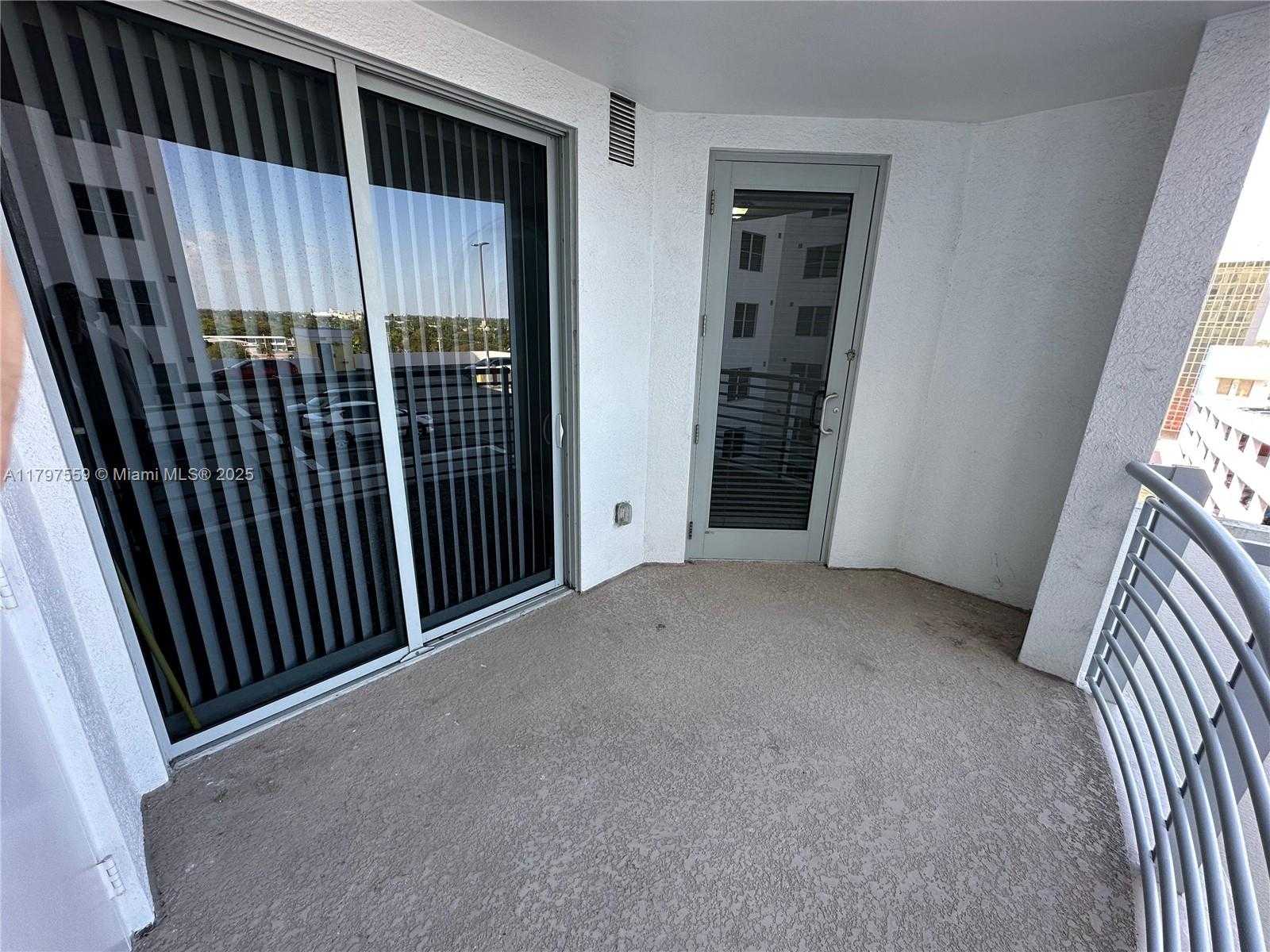 Small Image of 1830 RADIUS DR #801, Hollywood Number 5