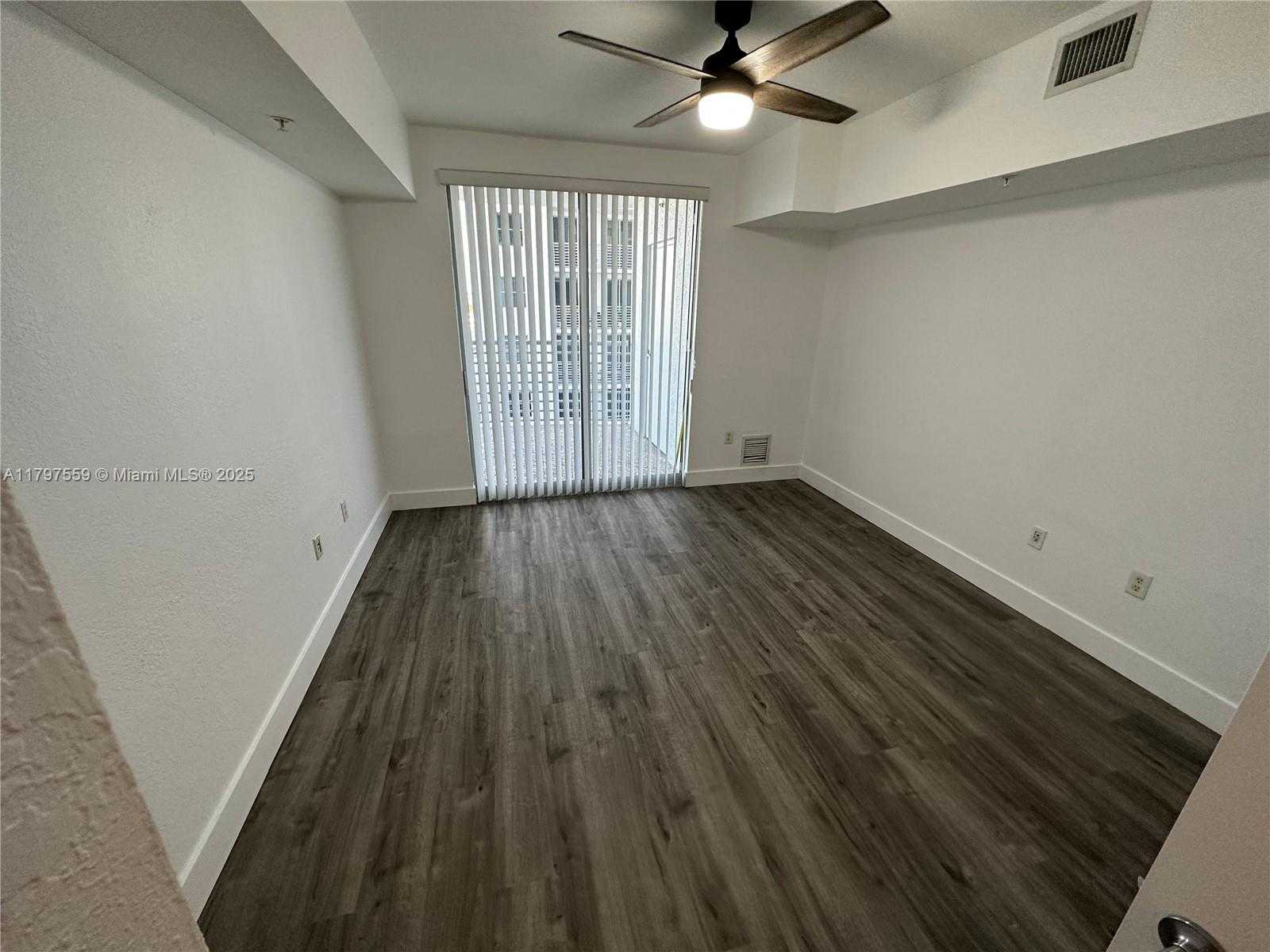 Small Image of 1830 RADIUS DR #801, Hollywood Number 8