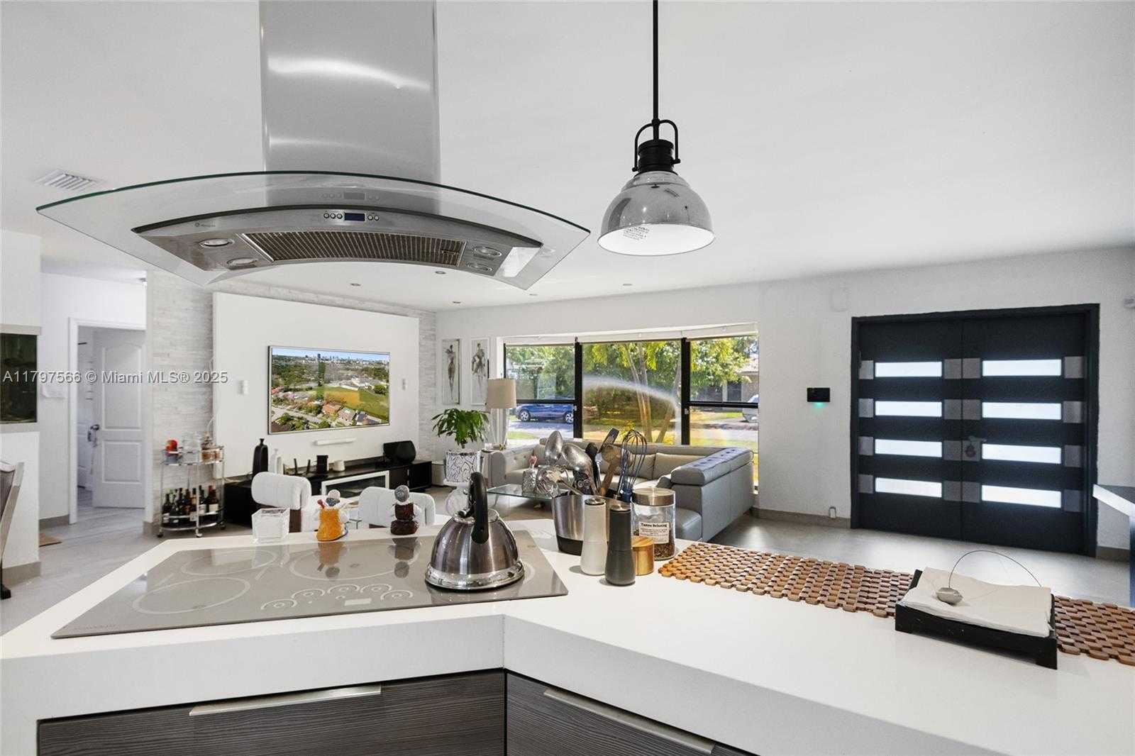 Small Image of 20375 NORTH EAST 22ND PL, Miami Number 19